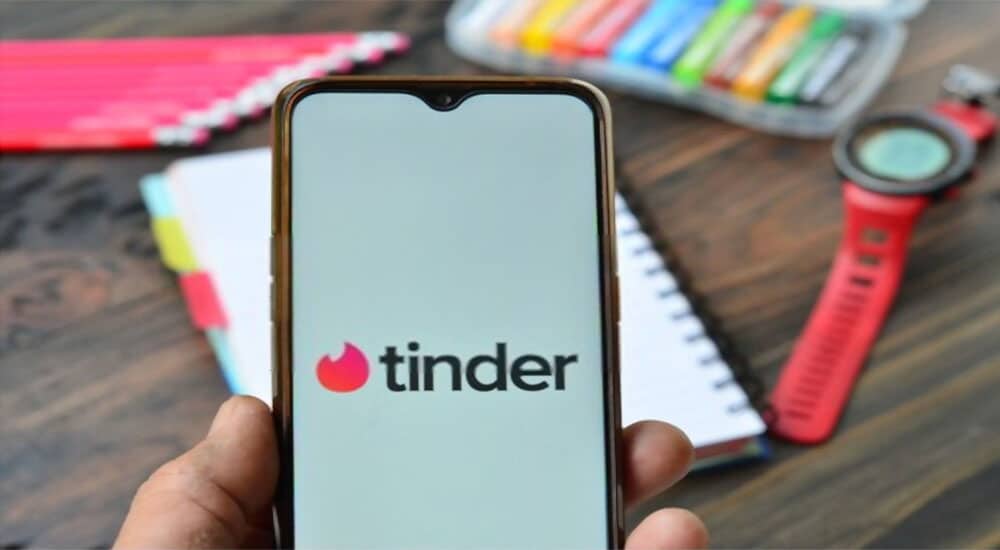 How does Tinder work?
